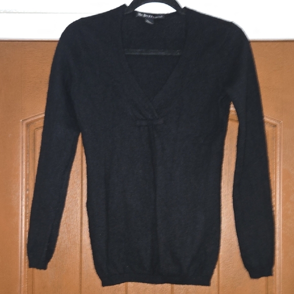 Mc Duff Essentials Cashmere Black V-Neck Sweater Lightweight Knit Size Medium - Picture 1 of 5